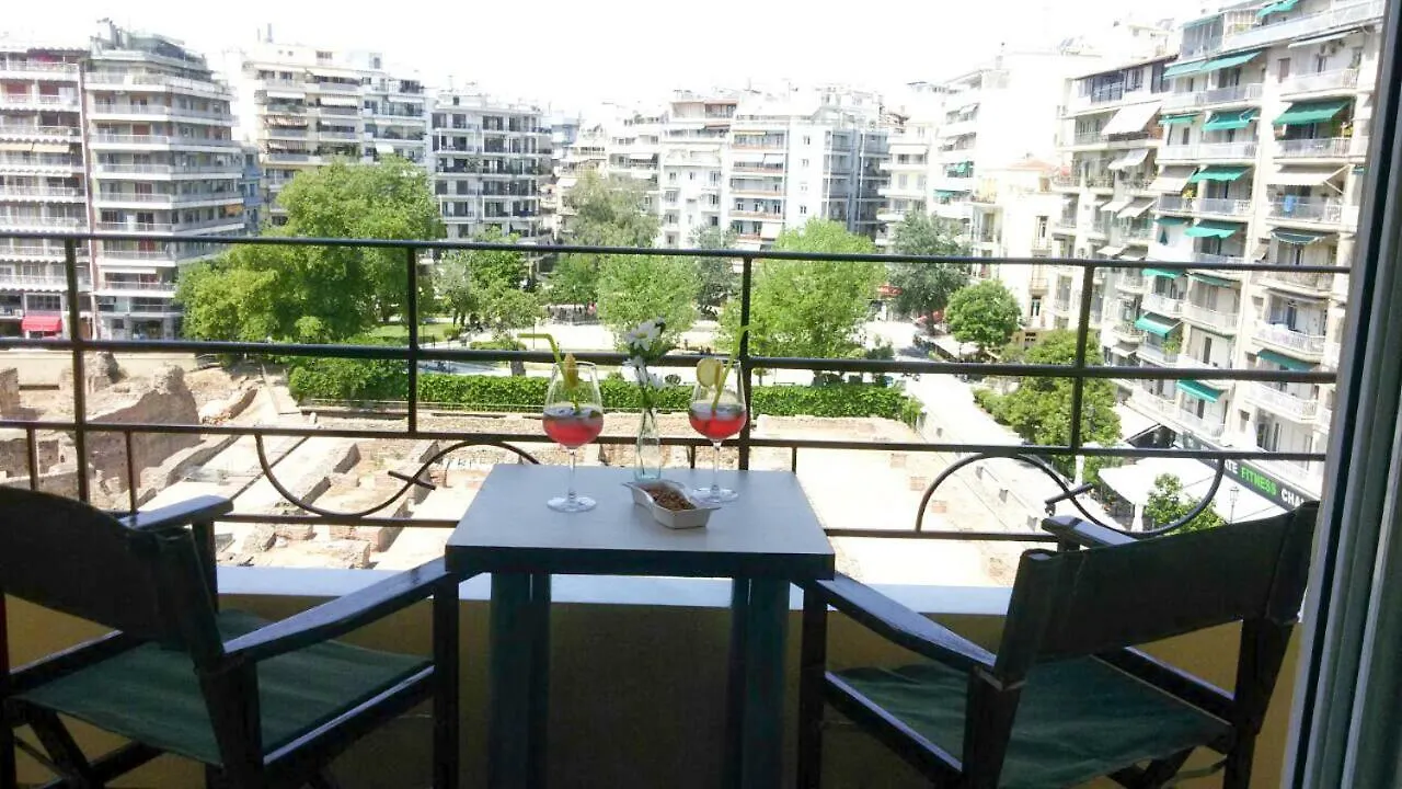 Luxury Apt At Navarino Square contacts